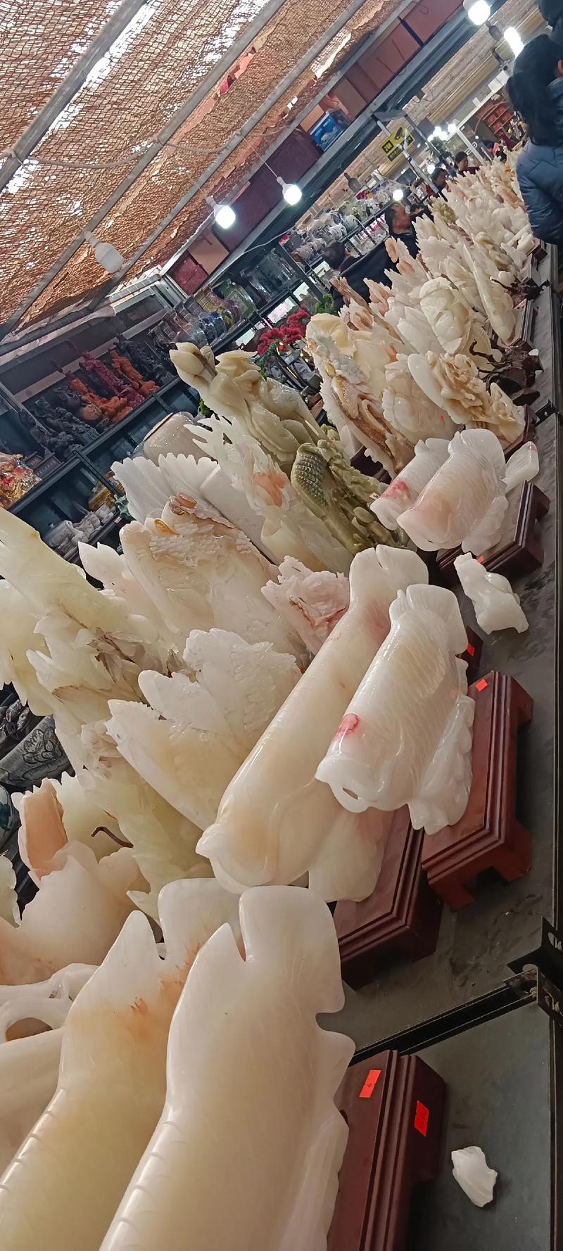 时尚潮流下的工艺品批发业