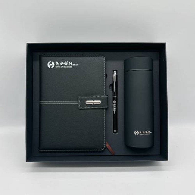 手工摆件:承载着时间温度的艺术品
